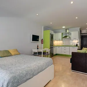 Apartamento 071 - Beachside Studio Perfect For A Family Getaway, Torremolinos